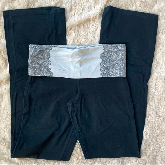 Victoria's Secret Pants - Victoria’s Secret yoga pants size S
